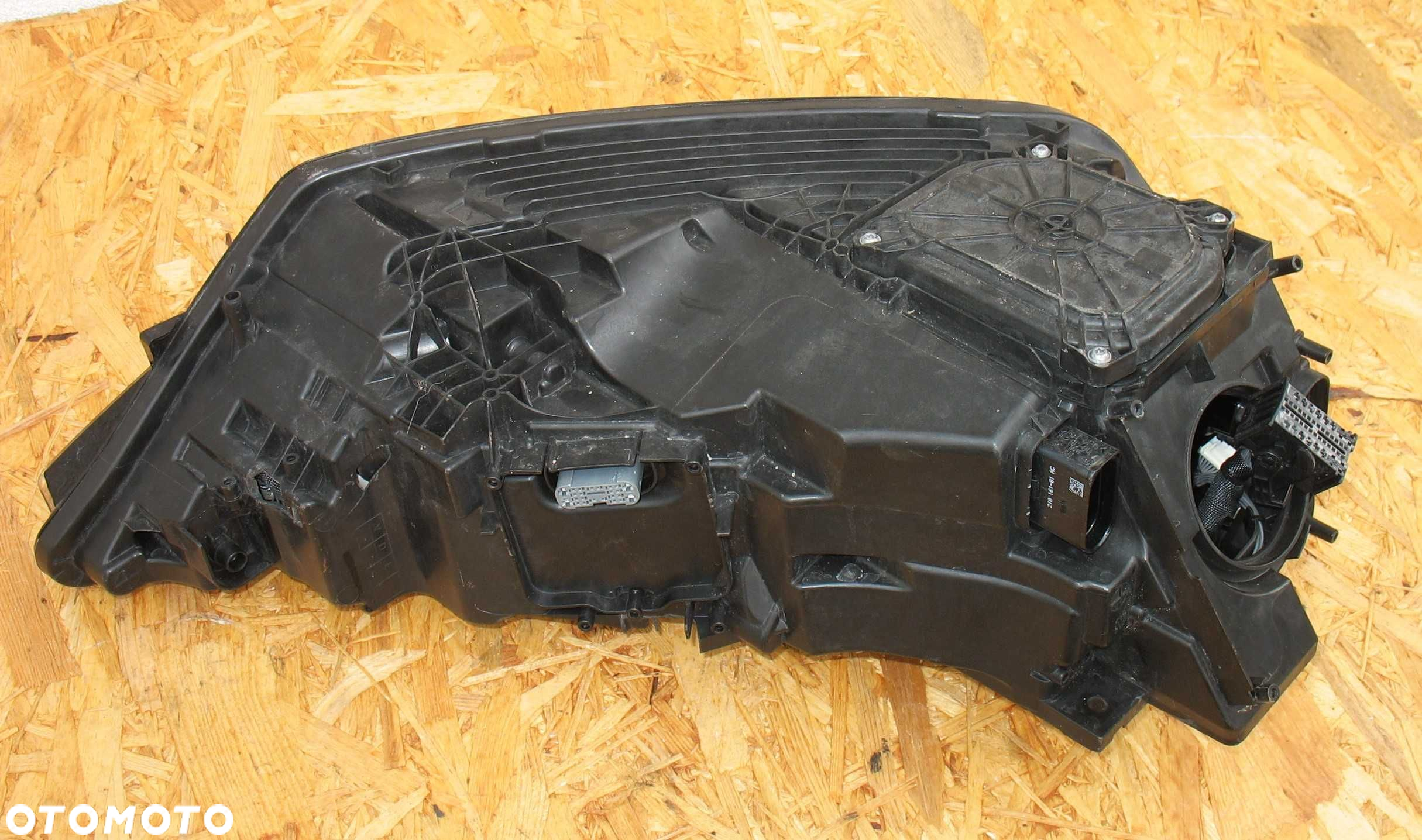 Audi A8 D5 lampy Matrix Lewa Prawa Uszkodzone na części - 4