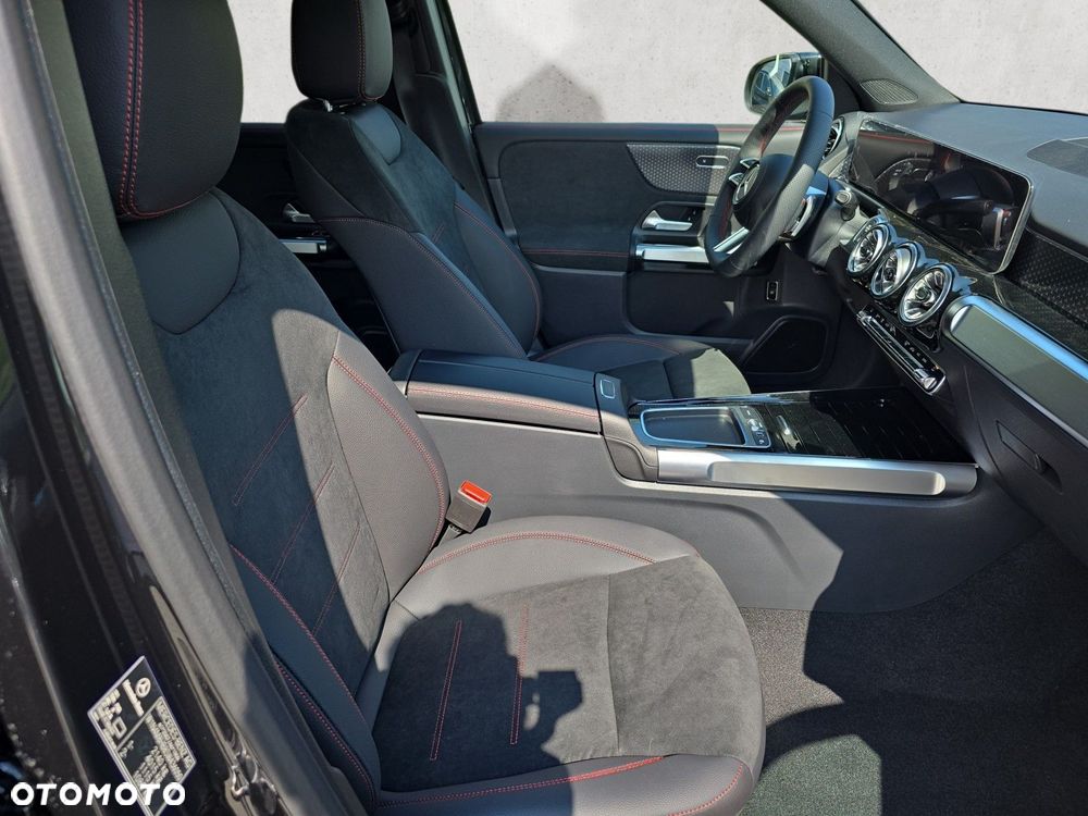 Mercedes-Benz GLB - 15