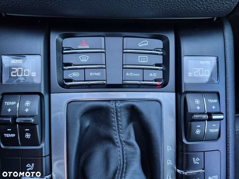 Porsche Macan - 36