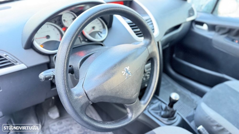 Peugeot 207 - 11