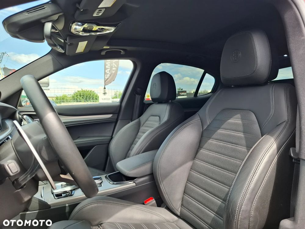 Alfa Romeo Stelvio 2.0 Turbo Veloce Q4 - 13