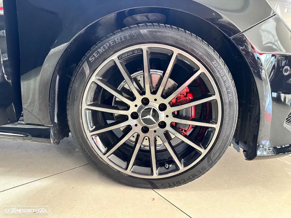 Mercedes-Benz A 180 AMG Line - 11