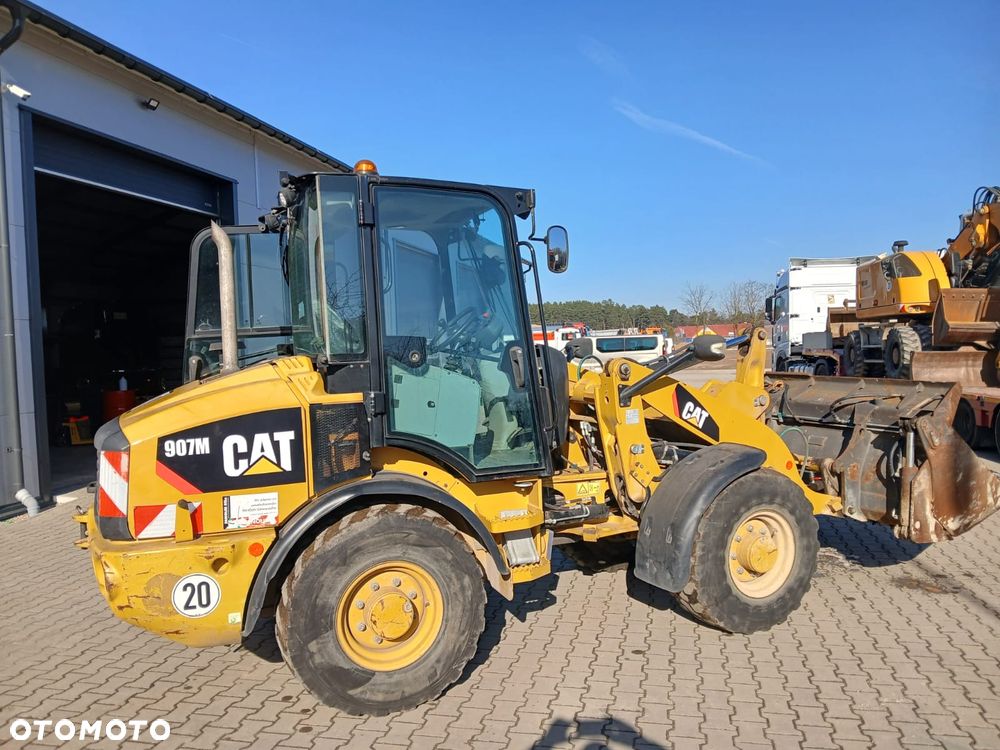 Caterpillar 907M - 8