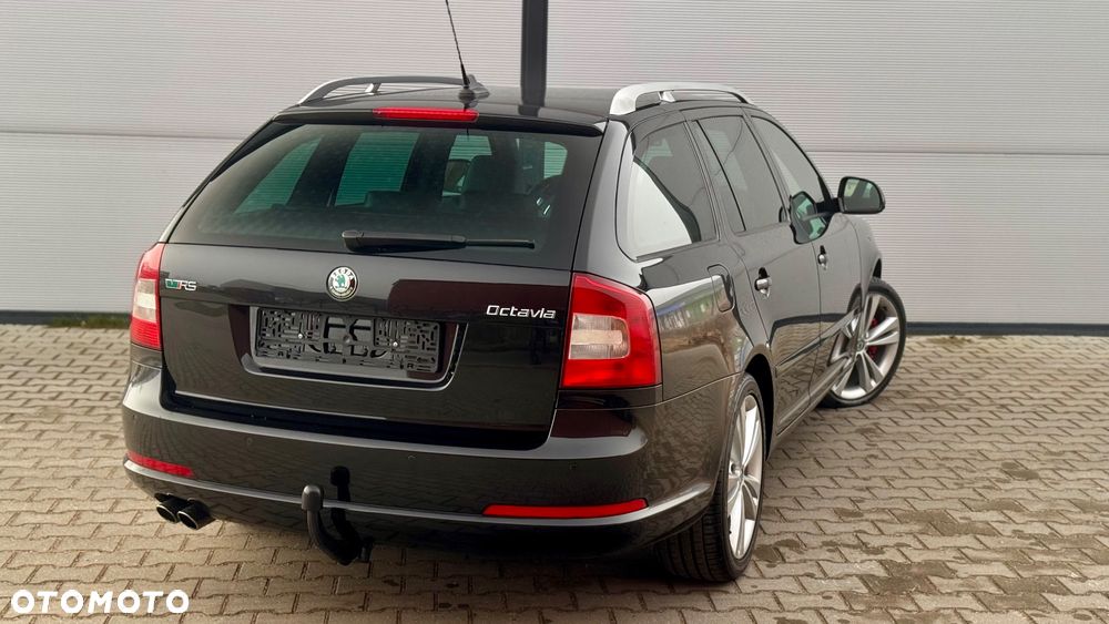 Skoda Octavia 2.0 TDI DPF DSG RS - 24