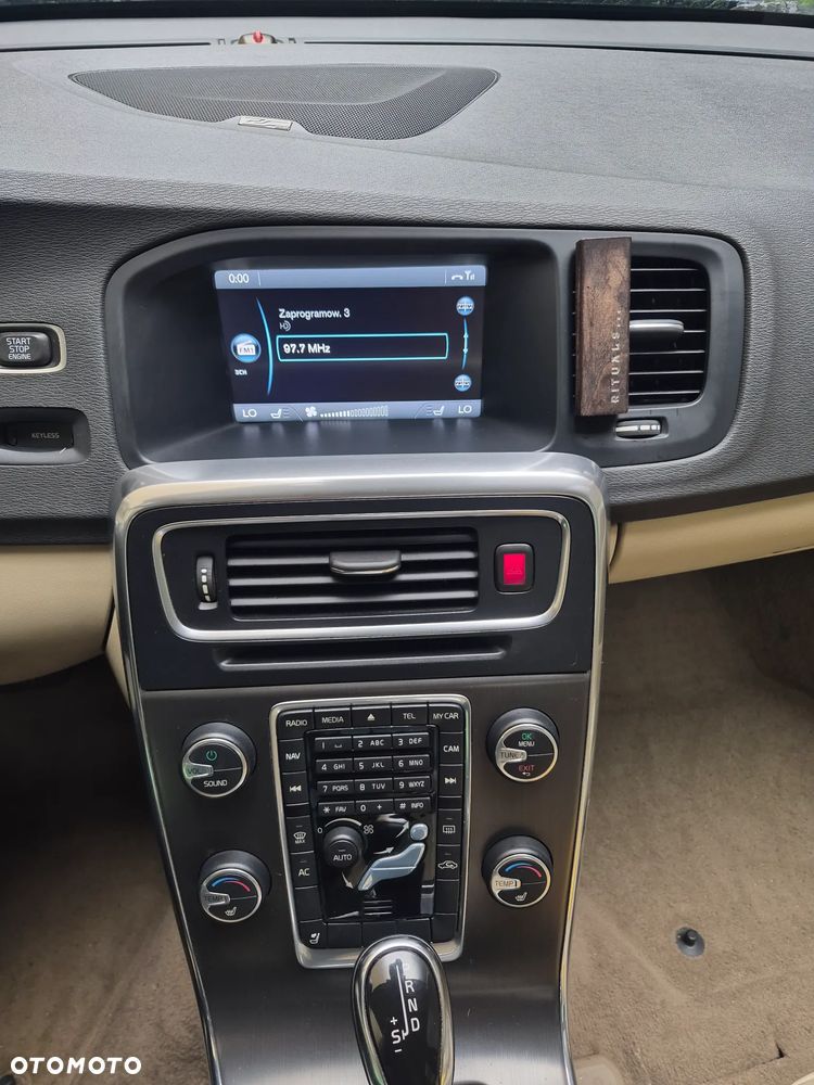 Volvo S60 2.5 T5 AWD - 8