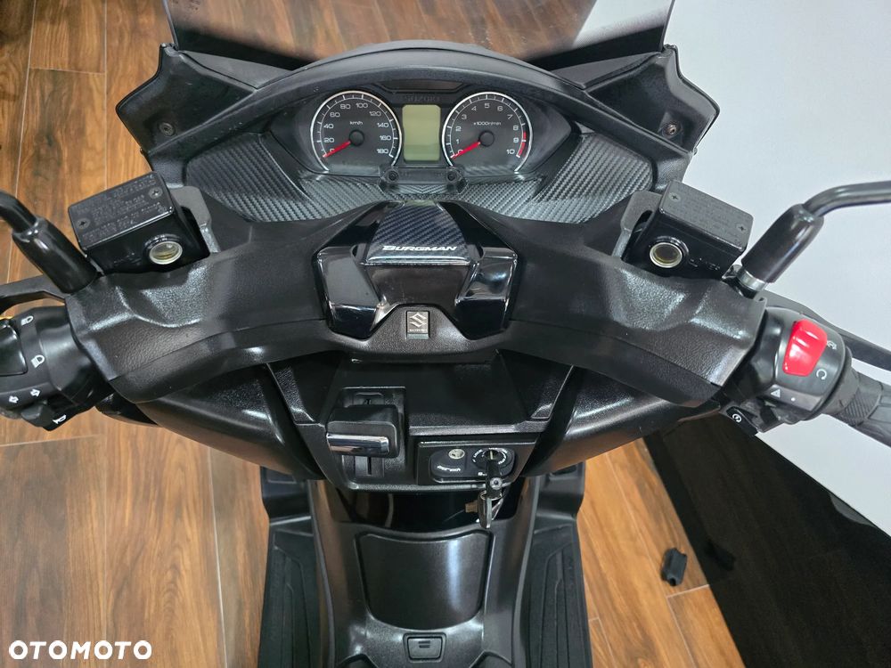 Suzuki Burgman - 14