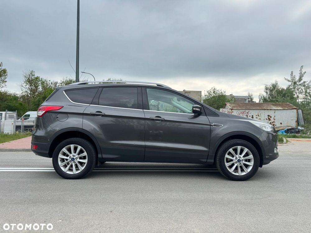 Ford Kuga 2.0 TDCi 2x4 Titanium - 4