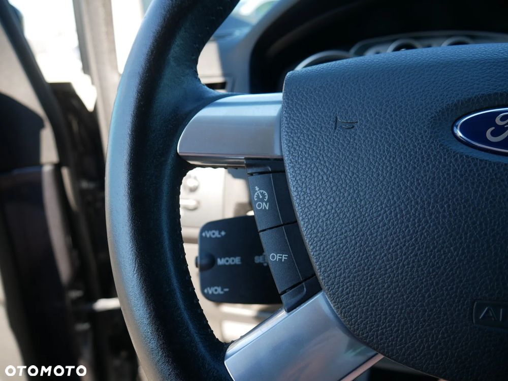 Ford Kuga 2.0 TDCi 4x4 Trend - 36