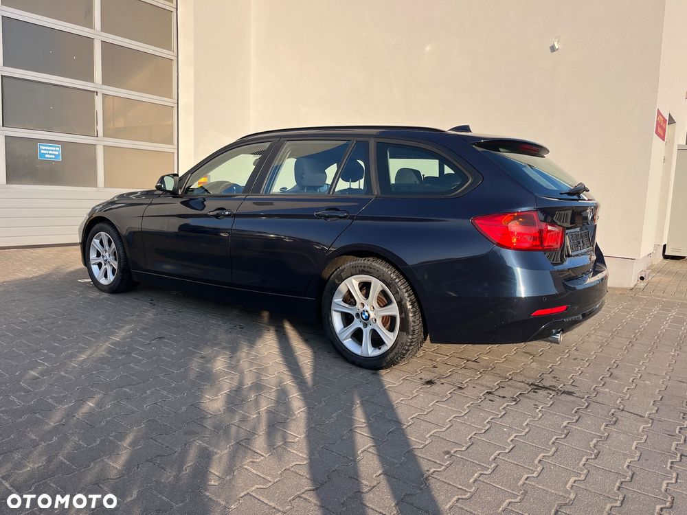 BMW Seria 3 318d Sport Line - 9