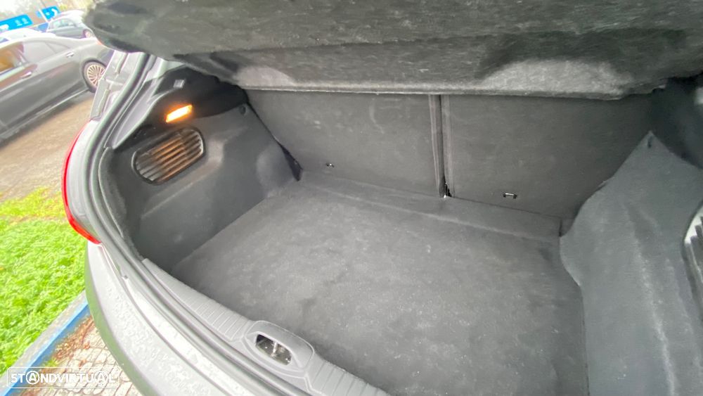 Peugeot 208 1.2 PureTech Signature - 11