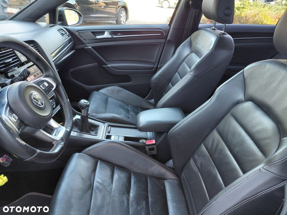 Volkswagen Golf - 23