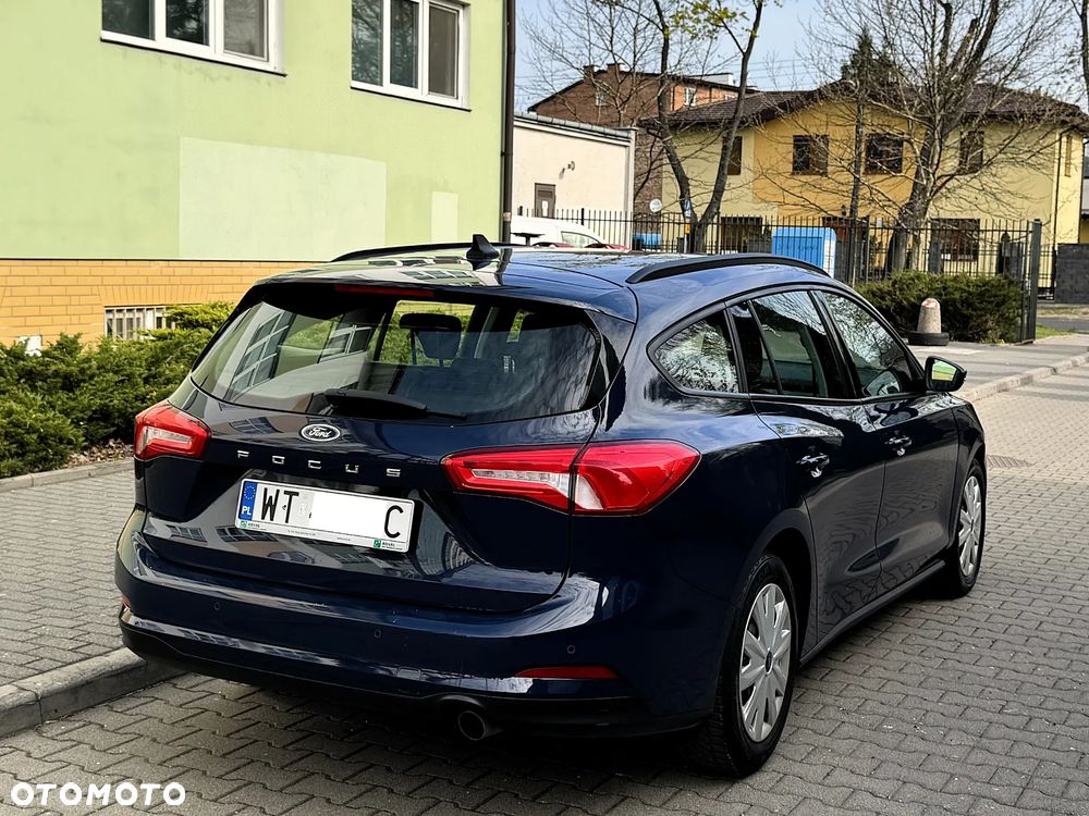 Ford Focus 1.0 EcoBoost Trend - 36
