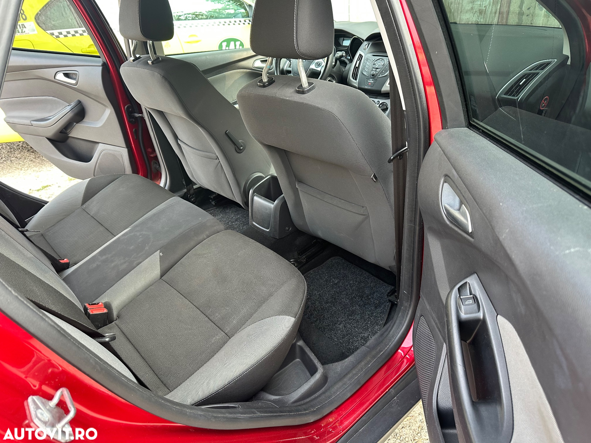 Ford Focus Turnier 1.0 EcoBoost Start-Stopp-System SYNC Edition - 13