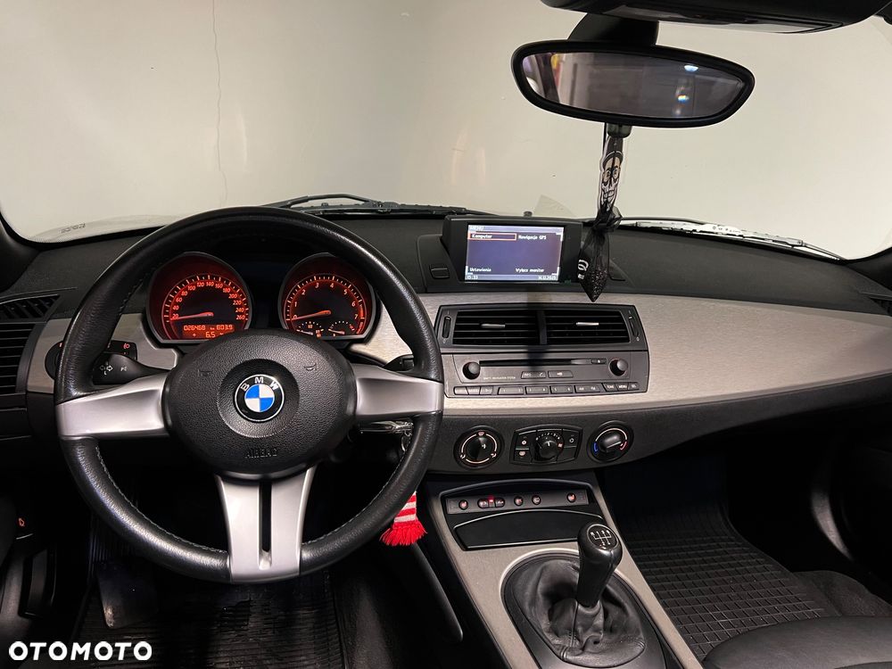 BMW Z4 2.2i - 22