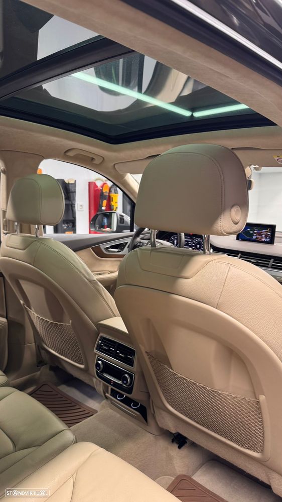 Audi Q7 3.0 TDI quattro S-line Tiptronic 7L - 10