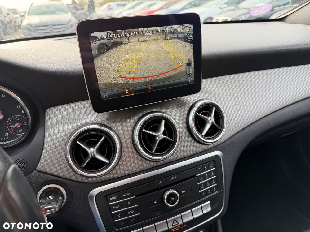 Mercedes-Benz CLA 180 Urban - 39
