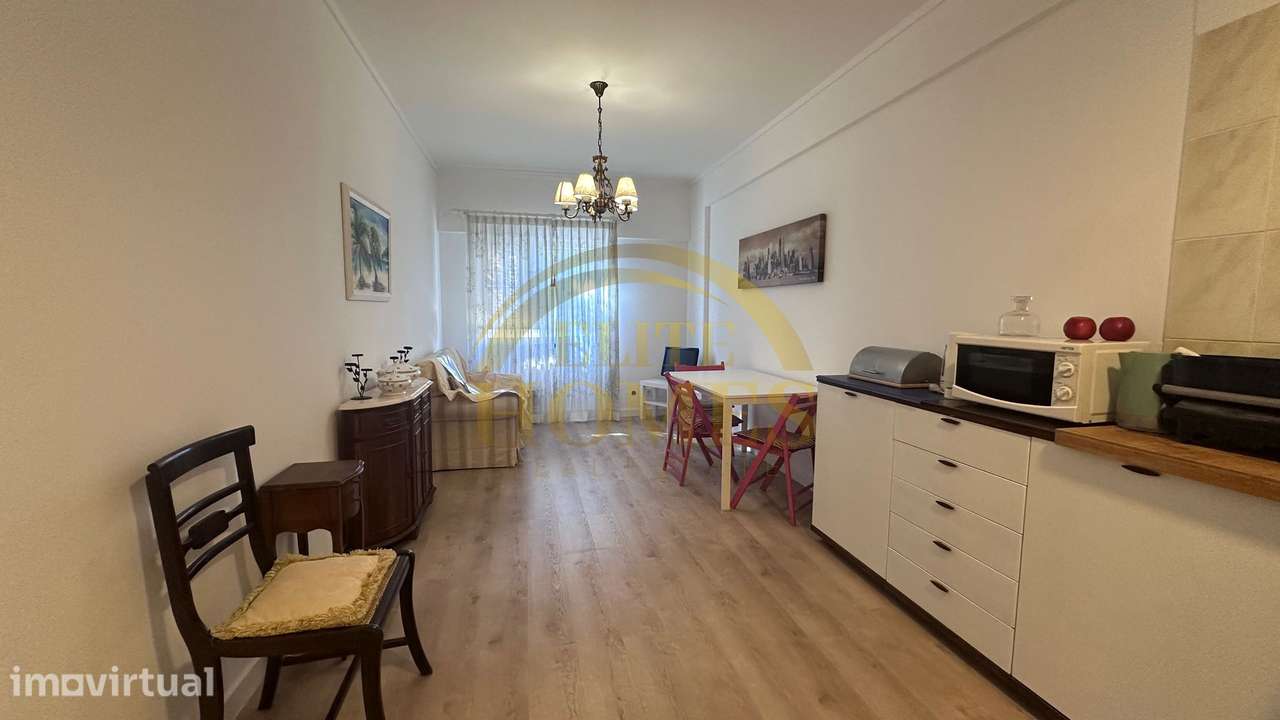 Apartamento T2 com Garagem Box em Linda-a-Velha | 96 m² | Localização - Grande imagem: 3/24