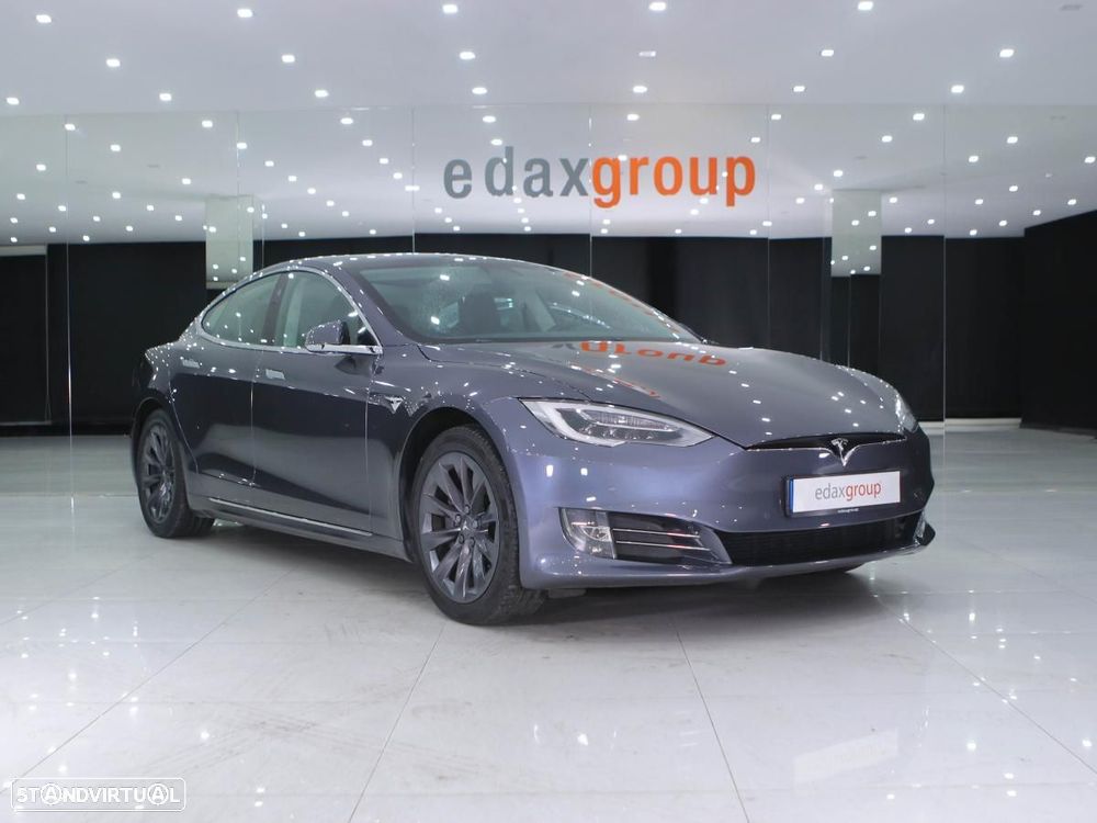Tesla Model S - 1