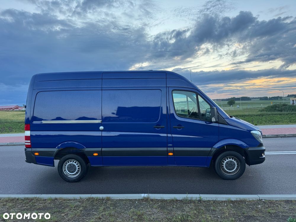 Mercedes-Benz Sprinter - 11