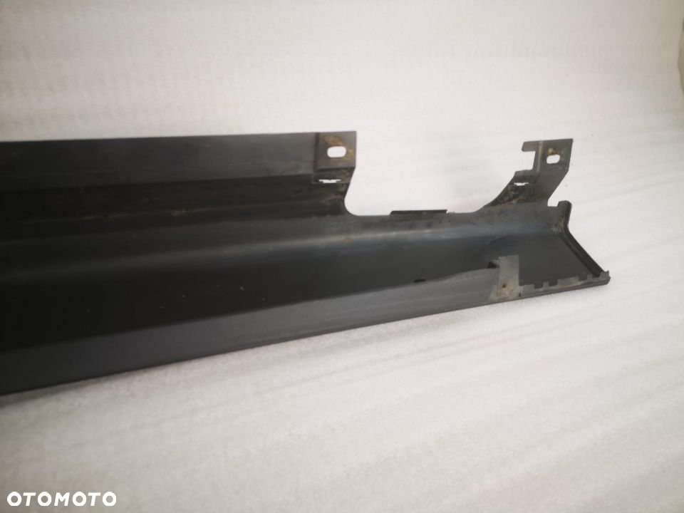BMW 2 F45 PRAWA LISTWA PROGOWA / NAKŁADKA PROGU NR AUKCJI PR/38 - 15