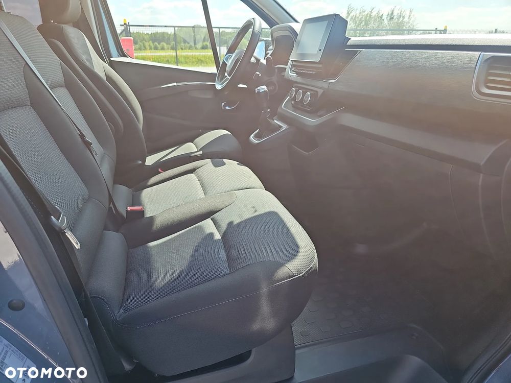 Renault Trafic 2.0 dCi - 21