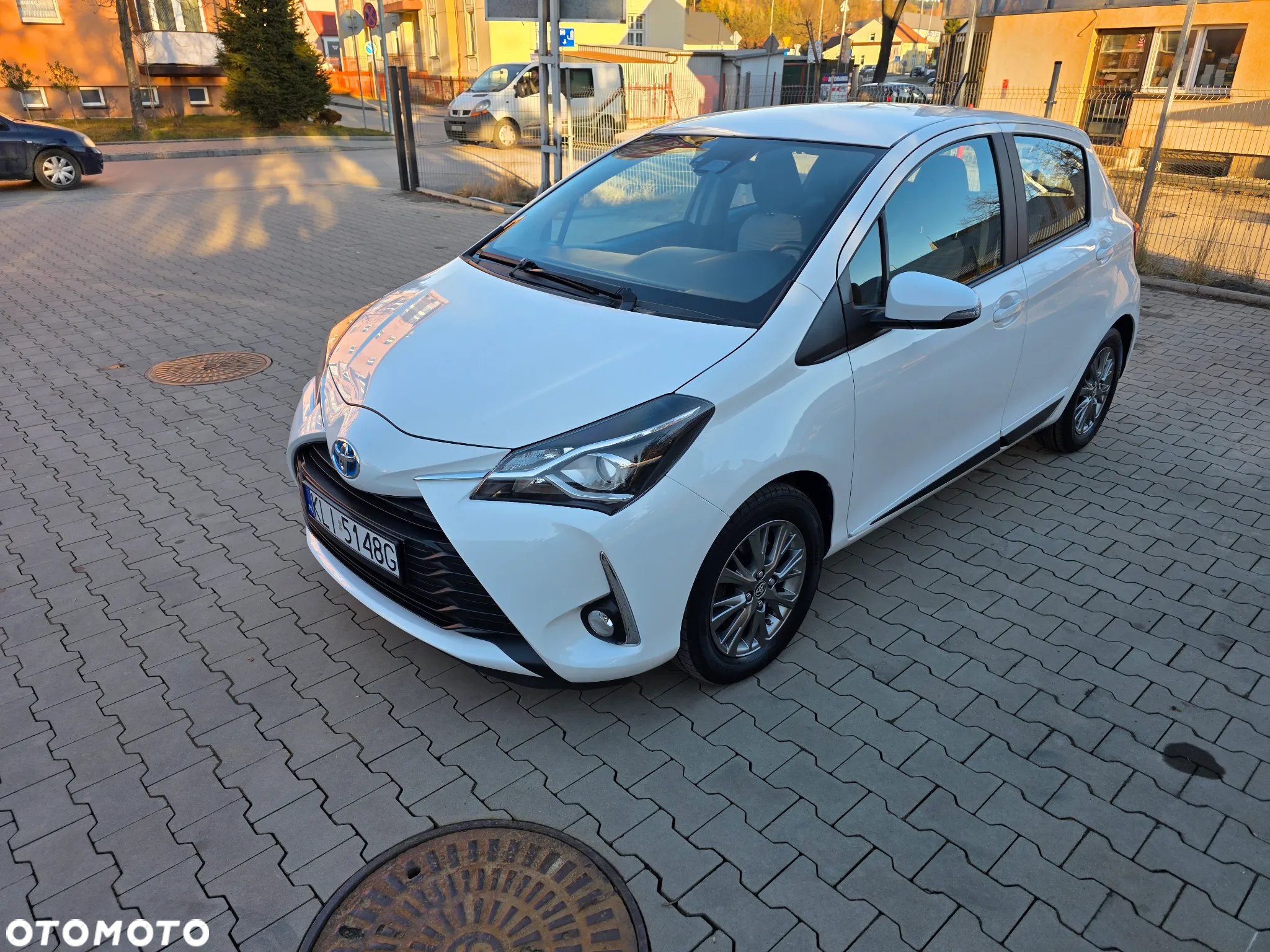 Toyota Yaris Hybrid 1.5 VVT-i Comfort - 2