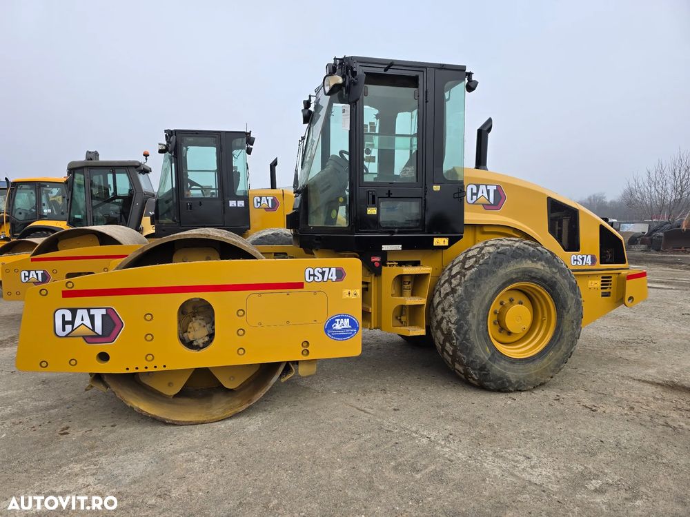 Caterpillar Cat CS74 cilindru compactor terasament hamm bomag ammann vibromax - 1