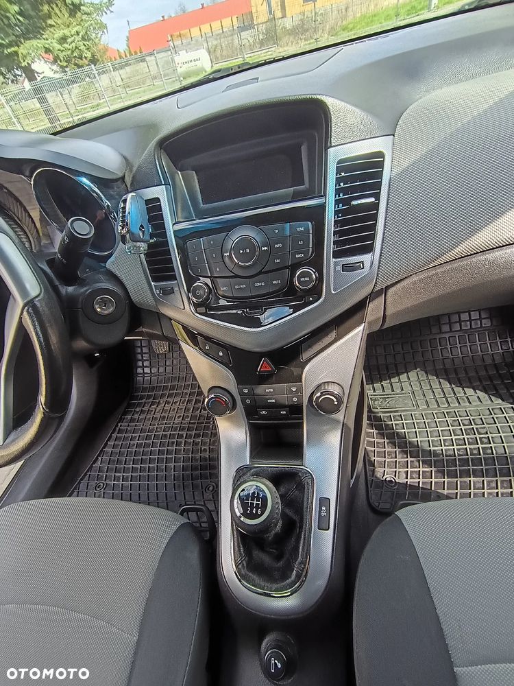 Chevrolet Cruze - 8