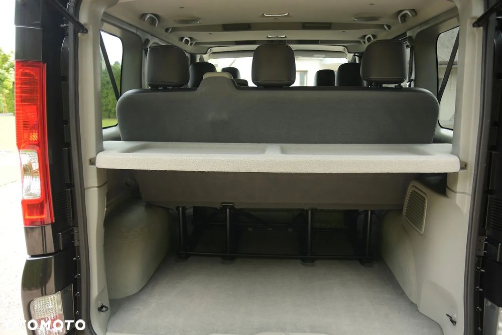 Renault Trafic FAP Passenger Black Edition - 19