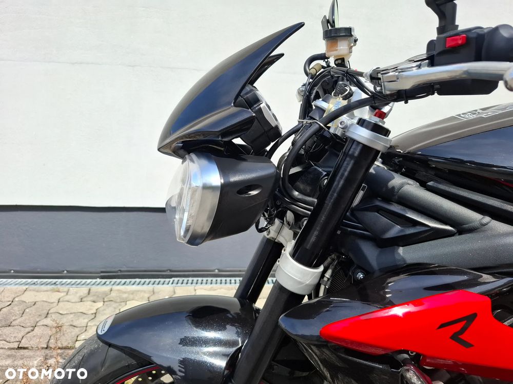 Triumph Street Triple - 26