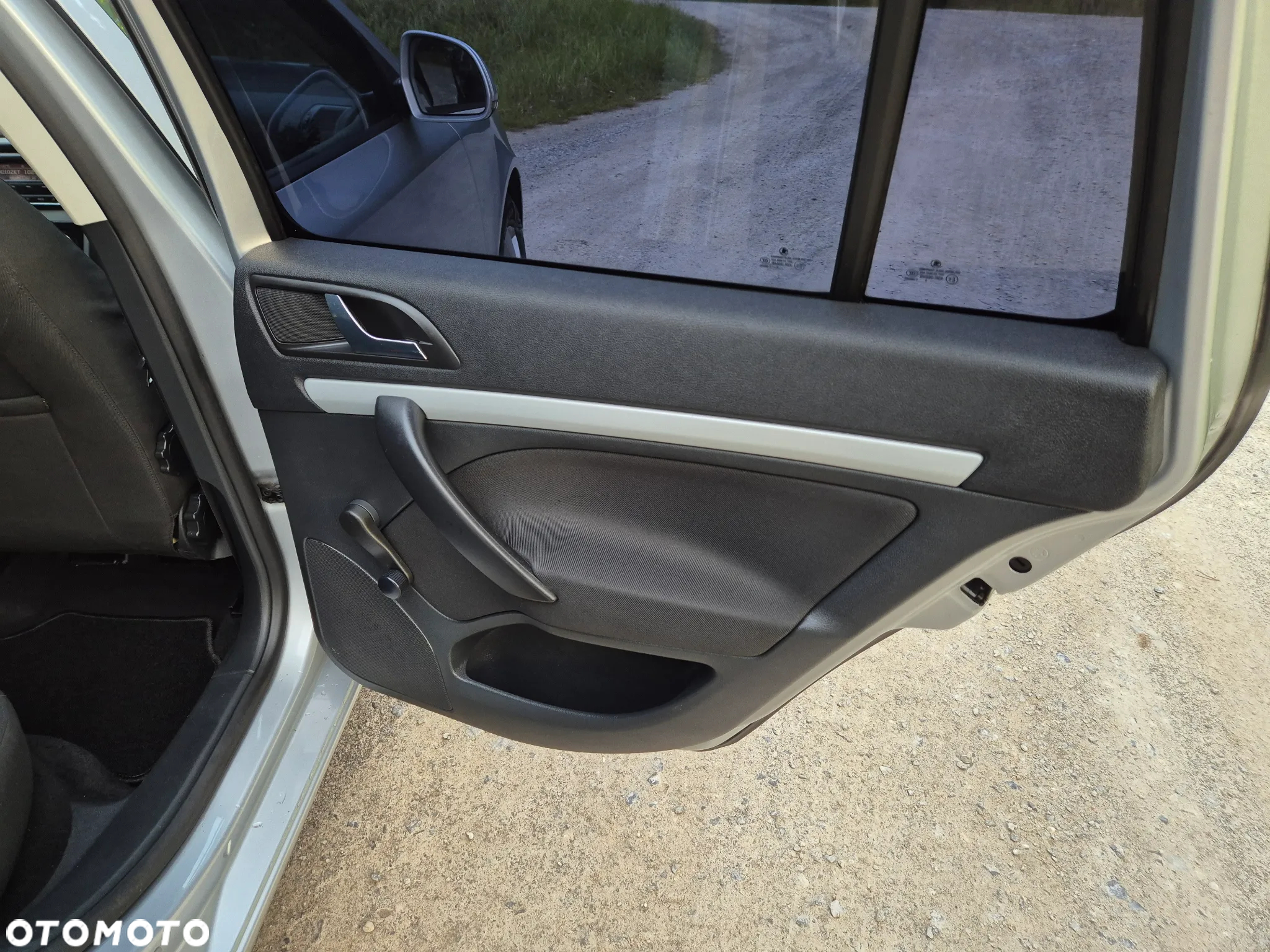 Skoda Octavia Combi 1.6 Automatik IMPULS EDITION - 26
