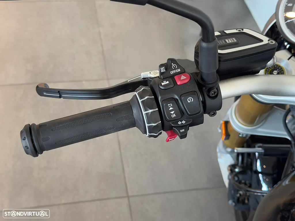 BMW R 12 nineT - 2