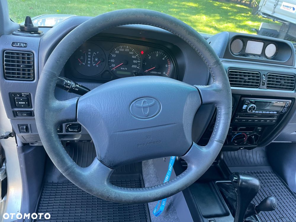 Toyota Land Cruiser - 12