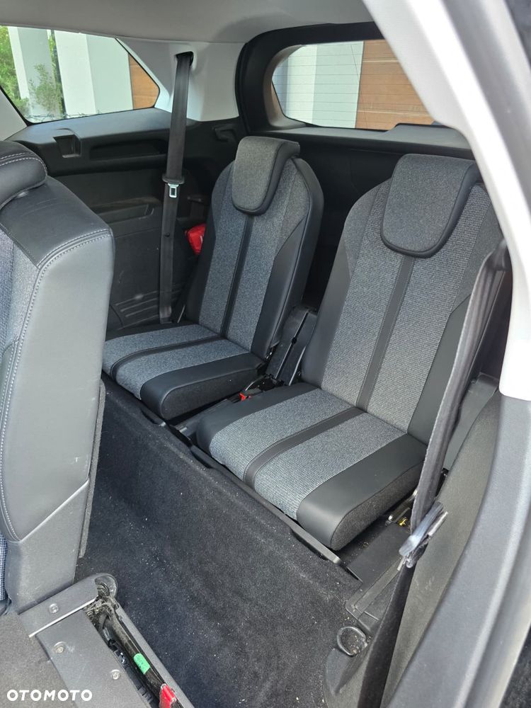 Peugeot 5008 1.2 PureTech Allure S&S EAT8 - 17