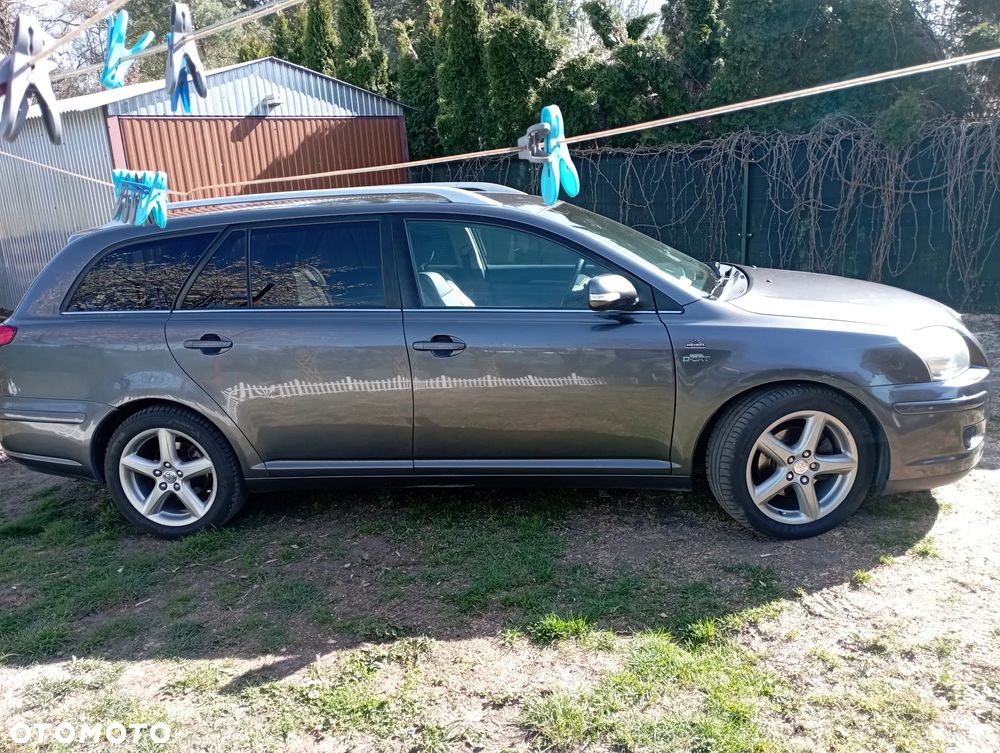 Toyota Avensis 2.2 D-4D Prestige - 3
