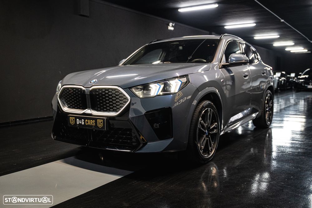 BMW iX2 eDrive20 Pack Desportivo M - 22