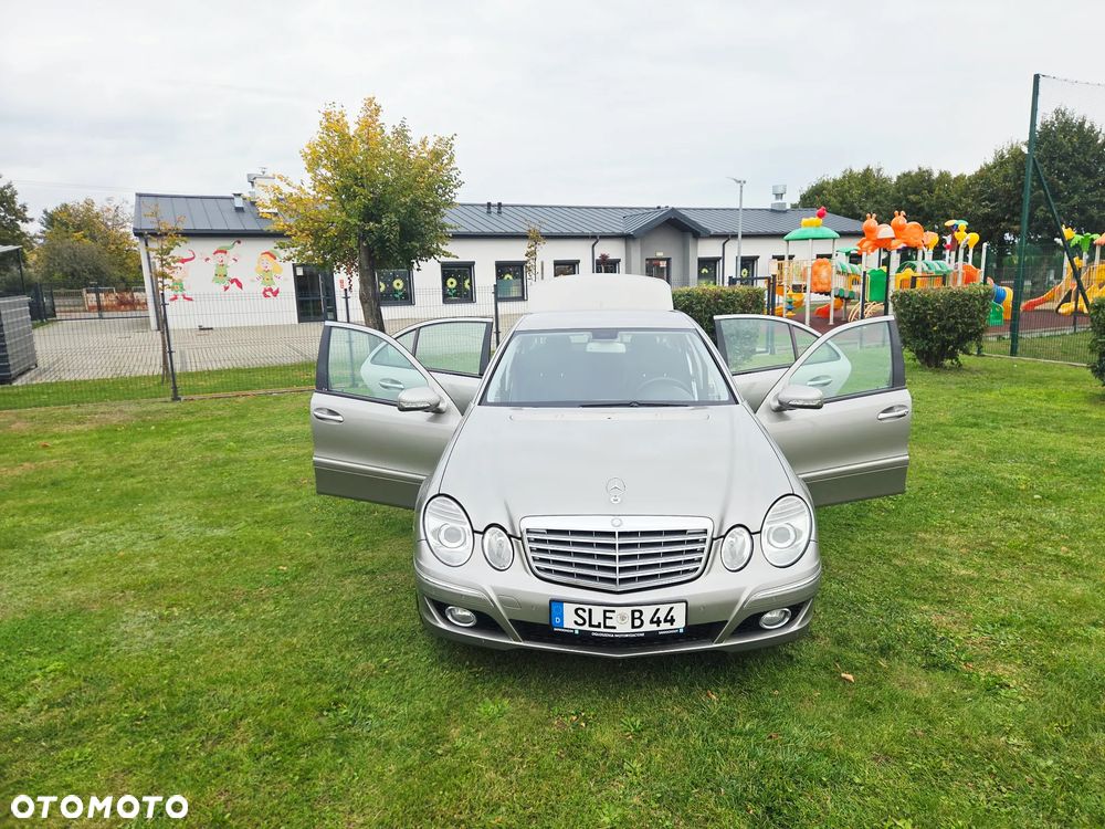 Mercedes-Benz E-Class 2008 photo 2