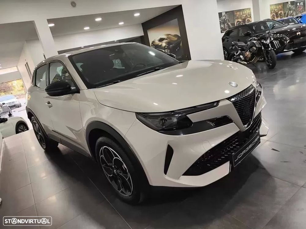 Alfa Romeo Junior Elletrica 50 kWh Launch Edition - 14