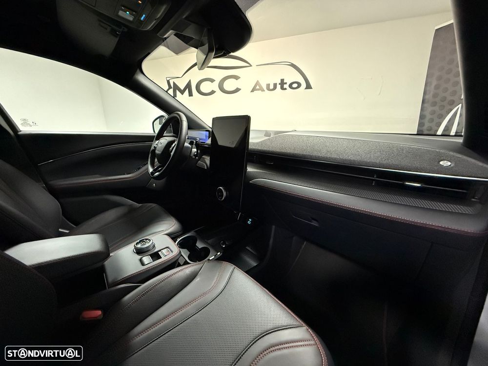 Ford Mustang Mach-E 98.7 kWh Premium AWD - 29