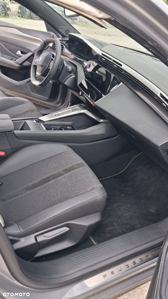 Peugeot 408 HYBRID 136 e-DSC6 GT - 10