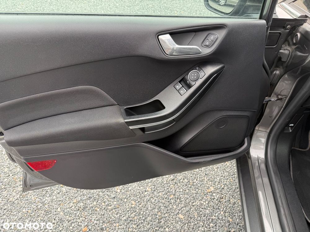 Ford Fiesta 1.0 EcoBoost S&S TITANIUM - 11