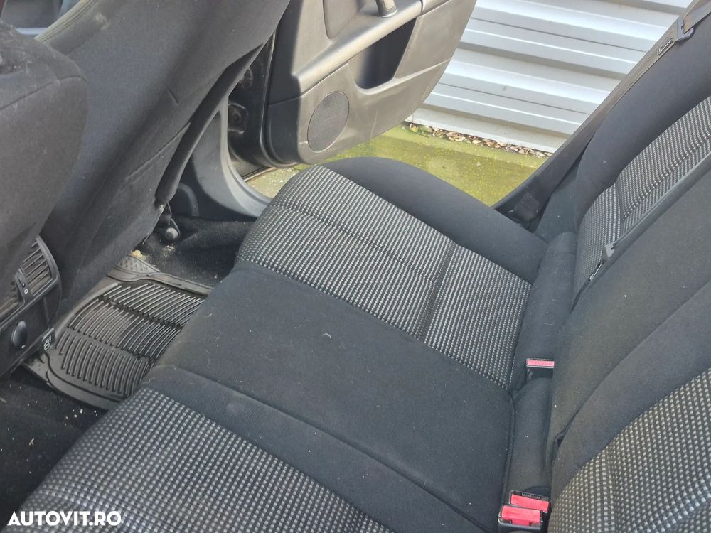 Peugeot 407 HDi 135 Automatik Premium - 33