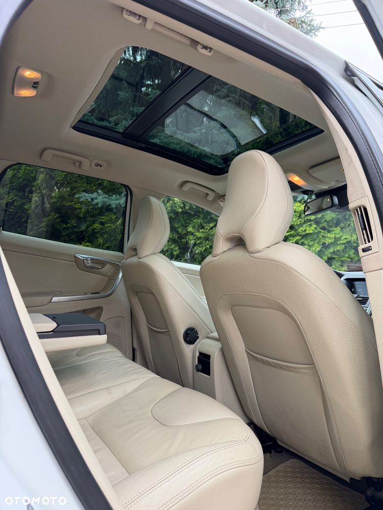 Volvo XC 60 3.2 AWD RDesign - 30