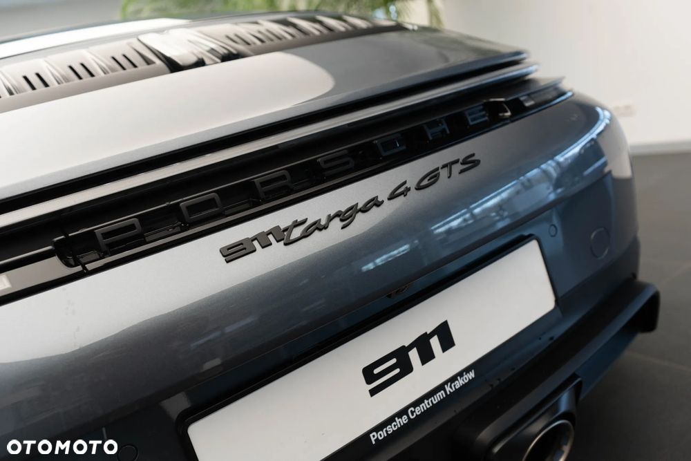 Porsche 911 Targa 4 GTS - 37