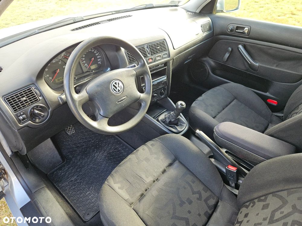 Volkswagen Golf 1.6 Basis - 20