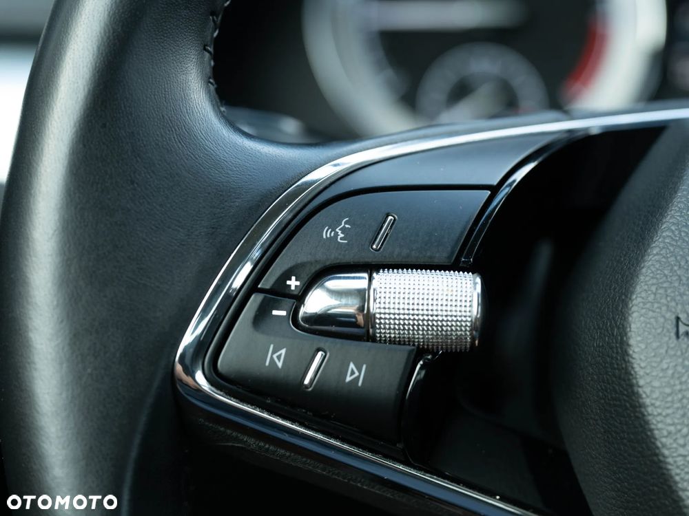 Skoda Superb 2.0 TDI SCR Ambition DSG - 25