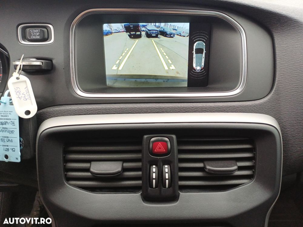 Volvo V40 D3 Aut. Momentum - 13