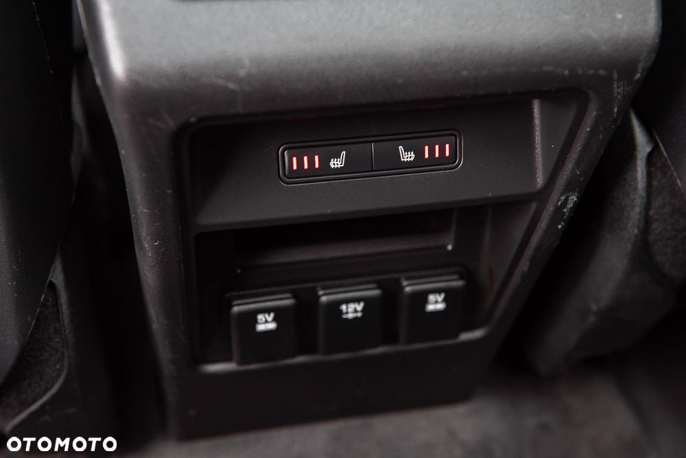 Land Rover Discovery Sport - 28