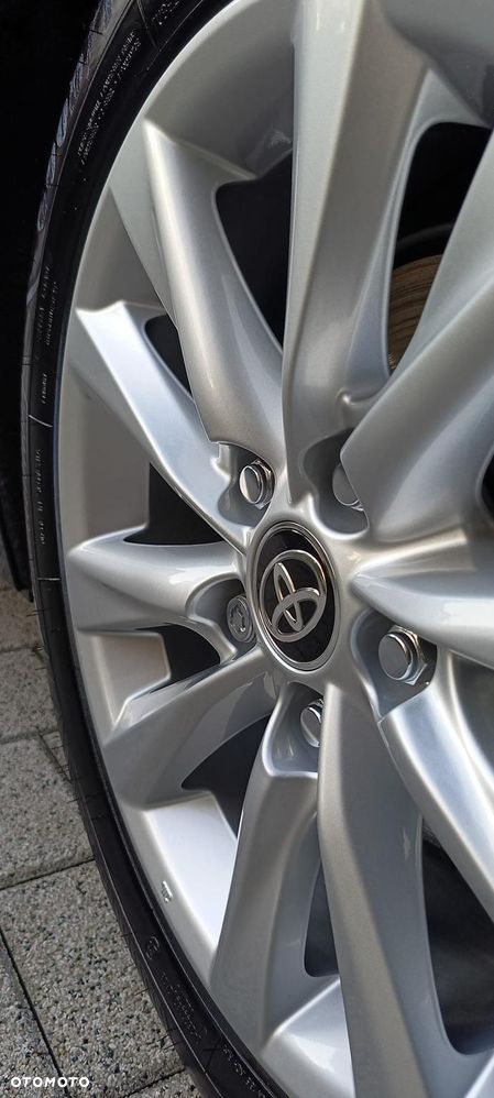 Toyota Corolla 1.8 Hybrid Comfort - 17