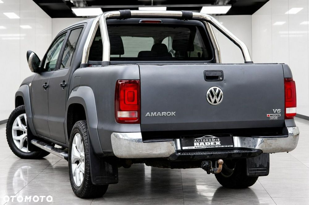 Volkswagen Amarok - 12